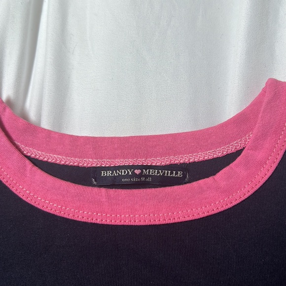 Brandy Melville Navy Baby Tee Cropped Pink Detailing - Picture 2 of 2
